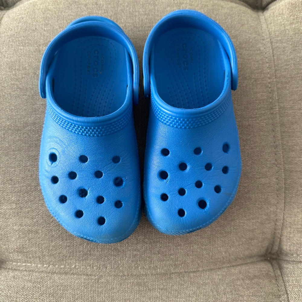 CROCS Kids' Classic Clog. Blue Bolt Size C11